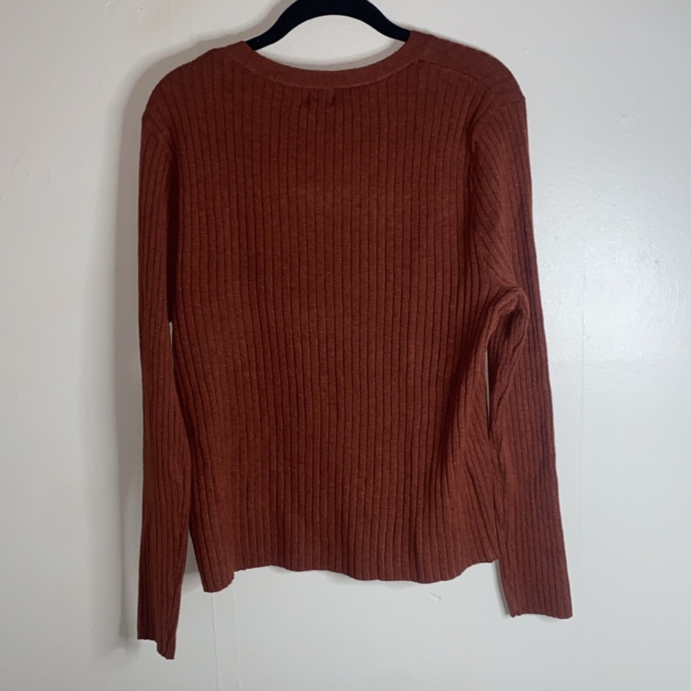 🛍️Adorable NWT Women's Fine Gauge Ribbed Button up Cardigan! - Picture 8 of 8